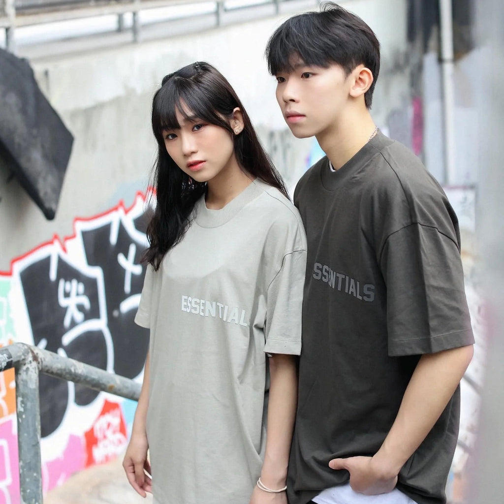 เสื้อ Essentials ทำไมถึงกำลังฮิตในไทย – GENESIS17