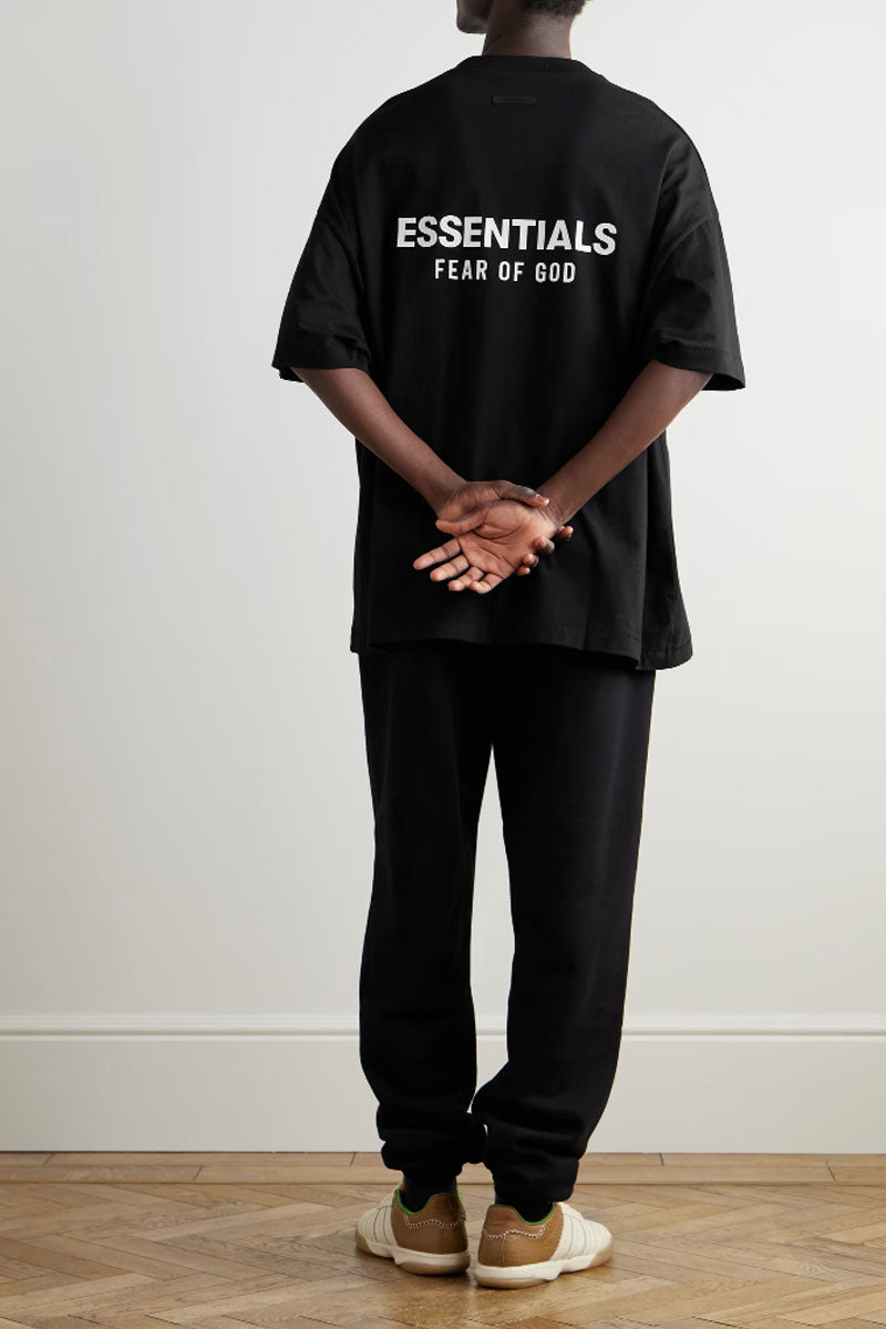ESSENTIALS | SHOP ON GENESIS17