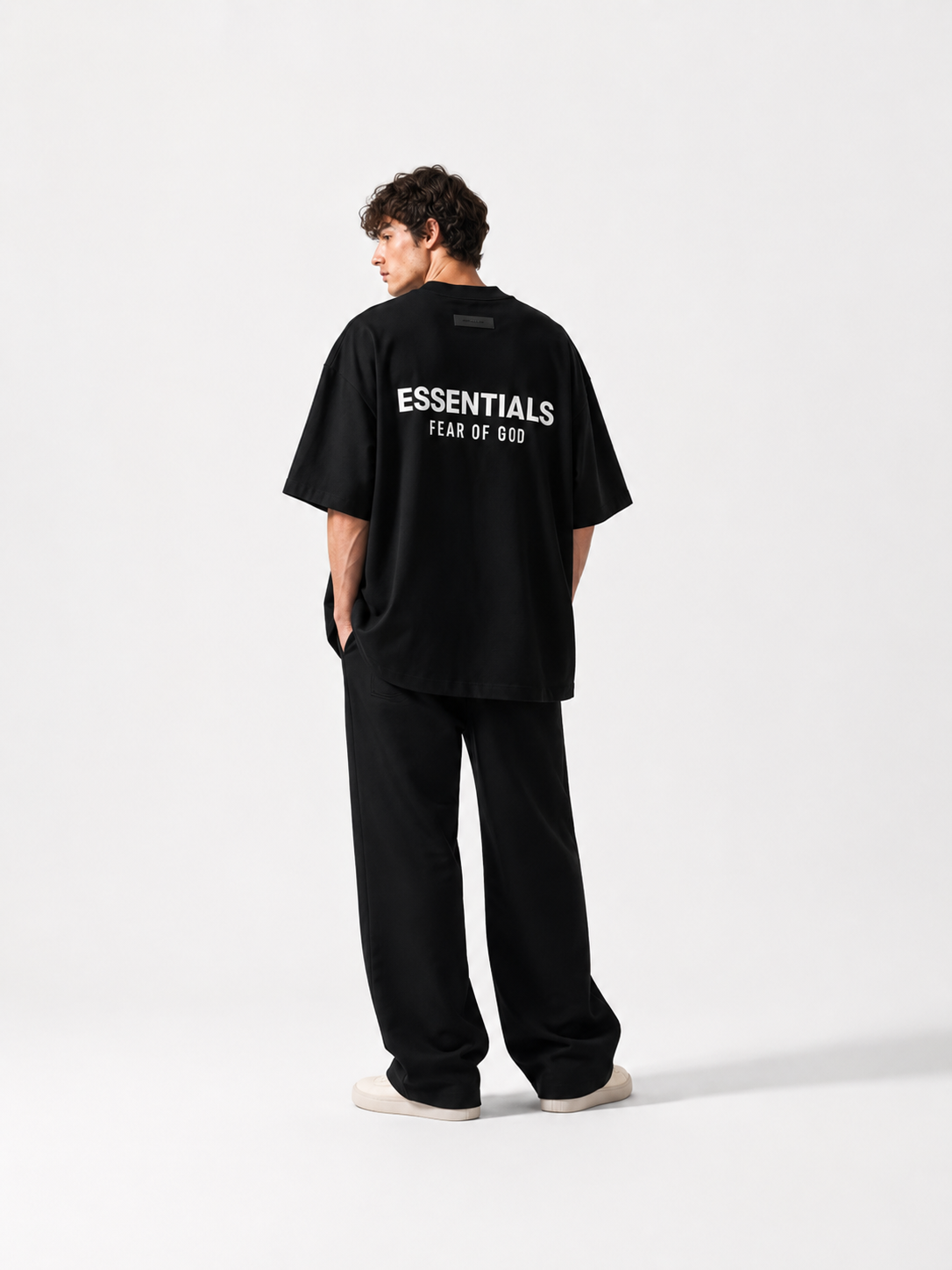 Fear of God Essentials T-shirt Holiday Black (FW24) – GENESIS17